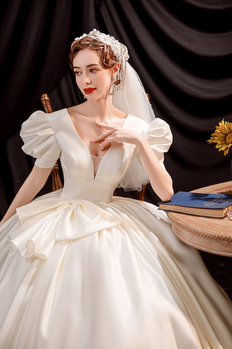 2021 New Deep V-Neck Puff Sleeve Deep Champagne Color Wedding Dress