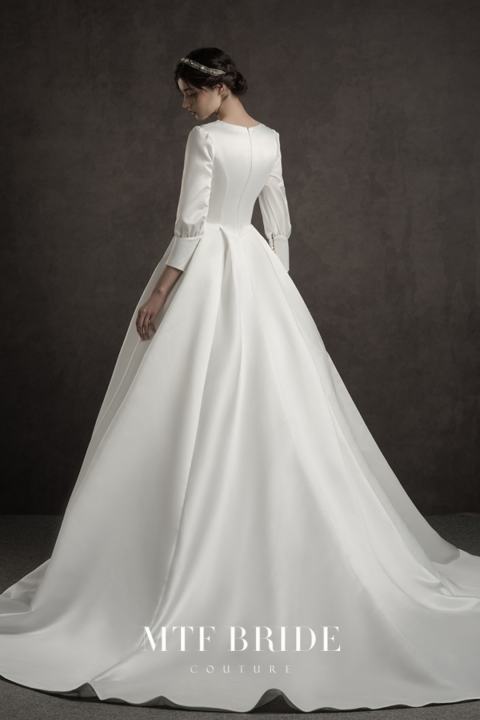 2021 New Long Sleeve Sexy Deep V Neck Satin Wedding Dress With Long Train