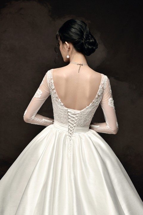 Long Sleeve Corset Back Lace Bodice Satin Skirt Ball Gown Wedding Dress with Train 