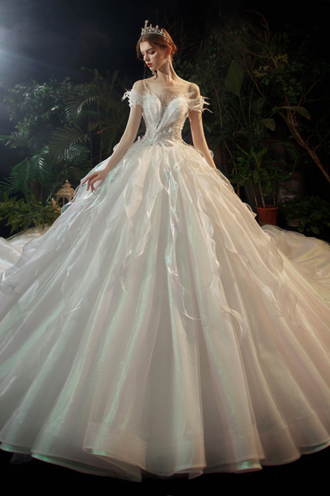 2021 New Unique Sleeveless Sequins Ruched Design Tulle Wedding Dress With Long Train