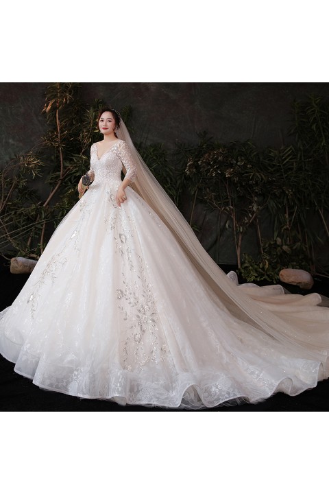 Plus Size 2021 Star Series Deep V-neck Half Sleeves Beaded Flower Tulle Wedding Dress With Long Train
