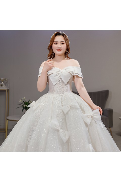 Plus Size 2021 New Bowknots Decored Off Shoulder Flower Embroidered Tulle Wedding Dress With Long Train