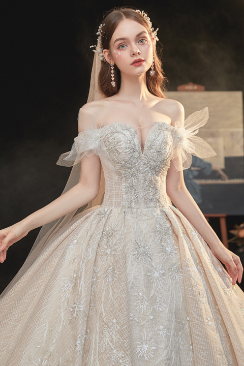 2021 New Off Shoulder Beaded Flower Embroidery Sleeveless Tulle Wedding Dress With Long Train