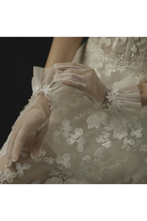 White Handmade Lace Embroidery Decor Thin Tulle Wedding Bridal Gloves