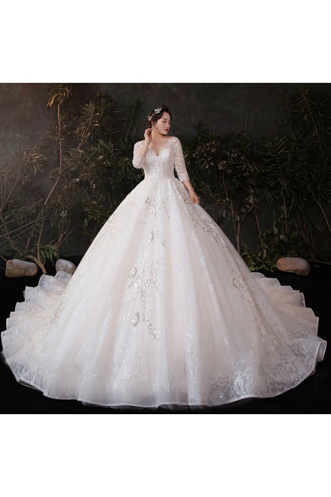 Plus Size 2021 Star Series Deep V-neck Half Sleeves Beaded Flower Tulle Wedding Dress With Long Train
