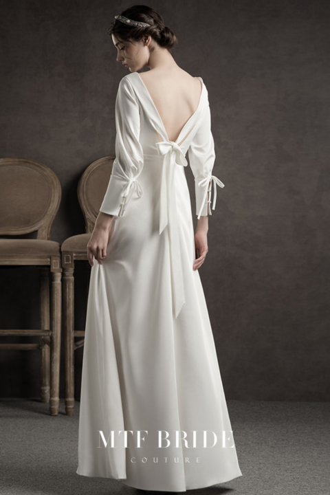 2021 New Vintage Designed Round Neck Long Sleeves Mermaid Satin Wedding Dress