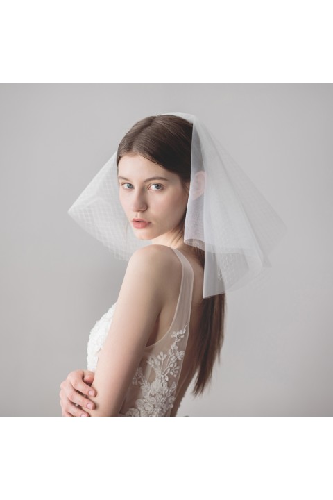 Fashion Layers Short Grid Tulle Bridal Veil With Comb