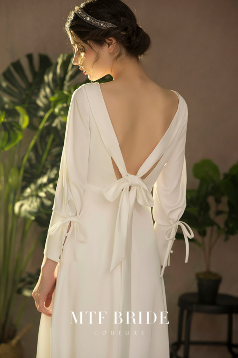 2021 New Vintage Designed Round Neck Long Sleeves Mermaid Satin Wedding Dress