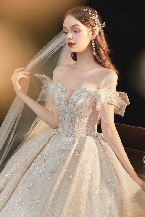 2021 New Off Shoulder Beaded Flower Embroidery Sleeveless Tulle Wedding Dress With Long Train