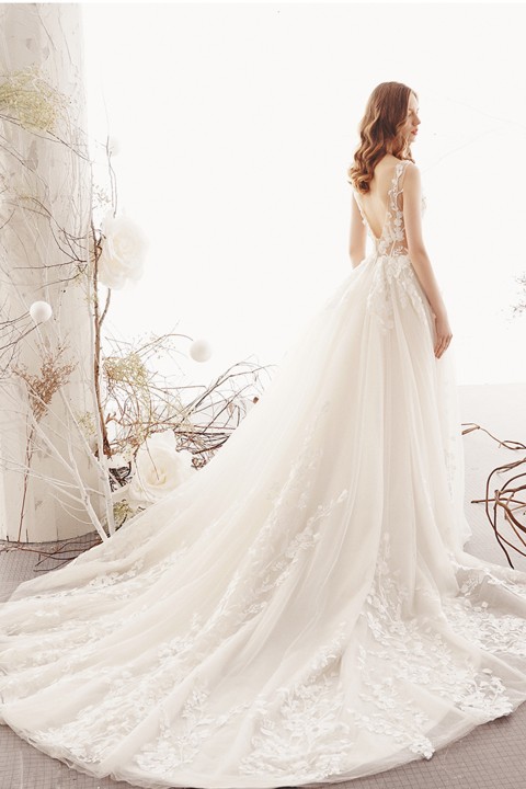 Lace Crochet Illusion Plunging Neck V Back Tulle Wedding Dress with Train