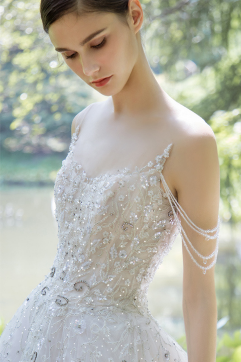 2021 Fashion V Neck Sleeveless Sequined Tulle Wedding Dress With Long Train