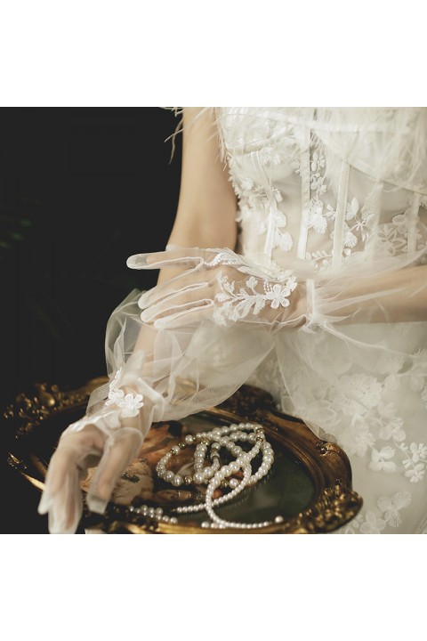 White Elegant Lace Embroidery Thin Tulle Wedding Bridal Gloves