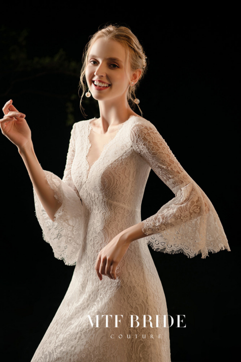 2021 New Vintage V-Neck Bell Sleeve Lace Wedding Dress With Small Train